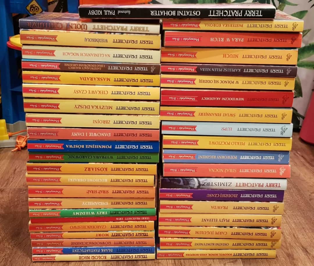 Terry Pratchett książki - Cała seria niezapomnianych książek legendy fantasy!