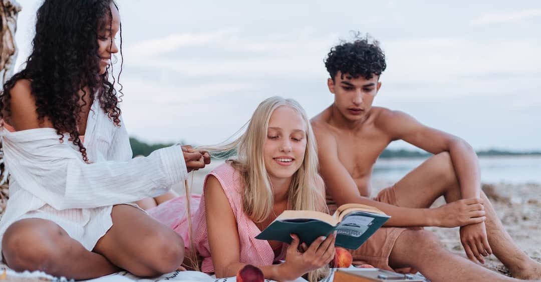 Książki dla młodzieży o miłości - Top 10 najlepszych romansów młodzieżowych