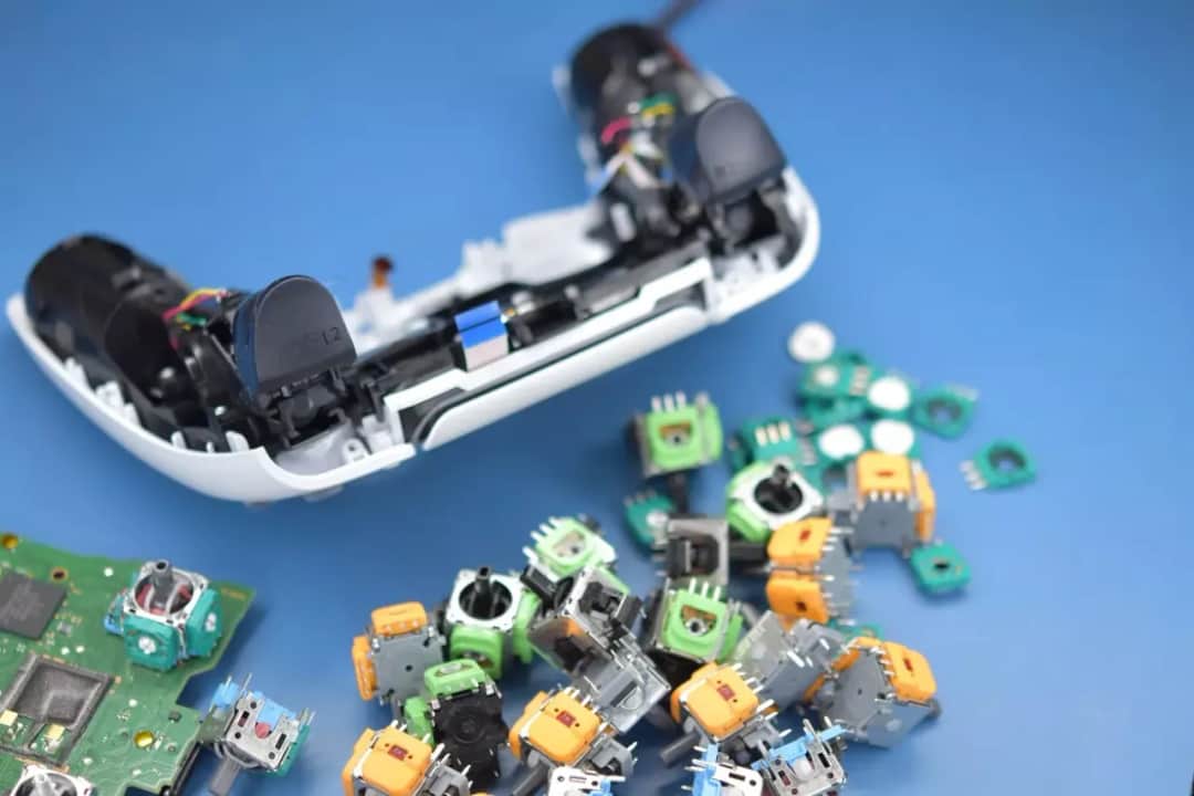 Zbyt jasny przycisk Xbox? Wyłącz go! Tryb nocny i inne triki