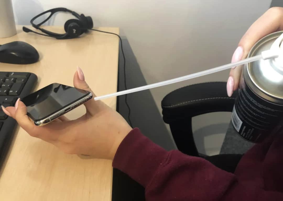 Czyszczenie komputera sprężonym powietrzem: czy robisz to dobrze?